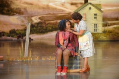 Stephanie Mills as Auntie Em