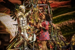 Ne-Yo as Tin-Man and Shanice Williams as Dorothy