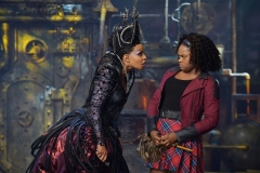 Mary J. Blige as Evilene and Shanice Williams as Dorothy